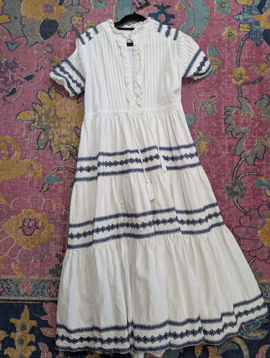 Med designer dress