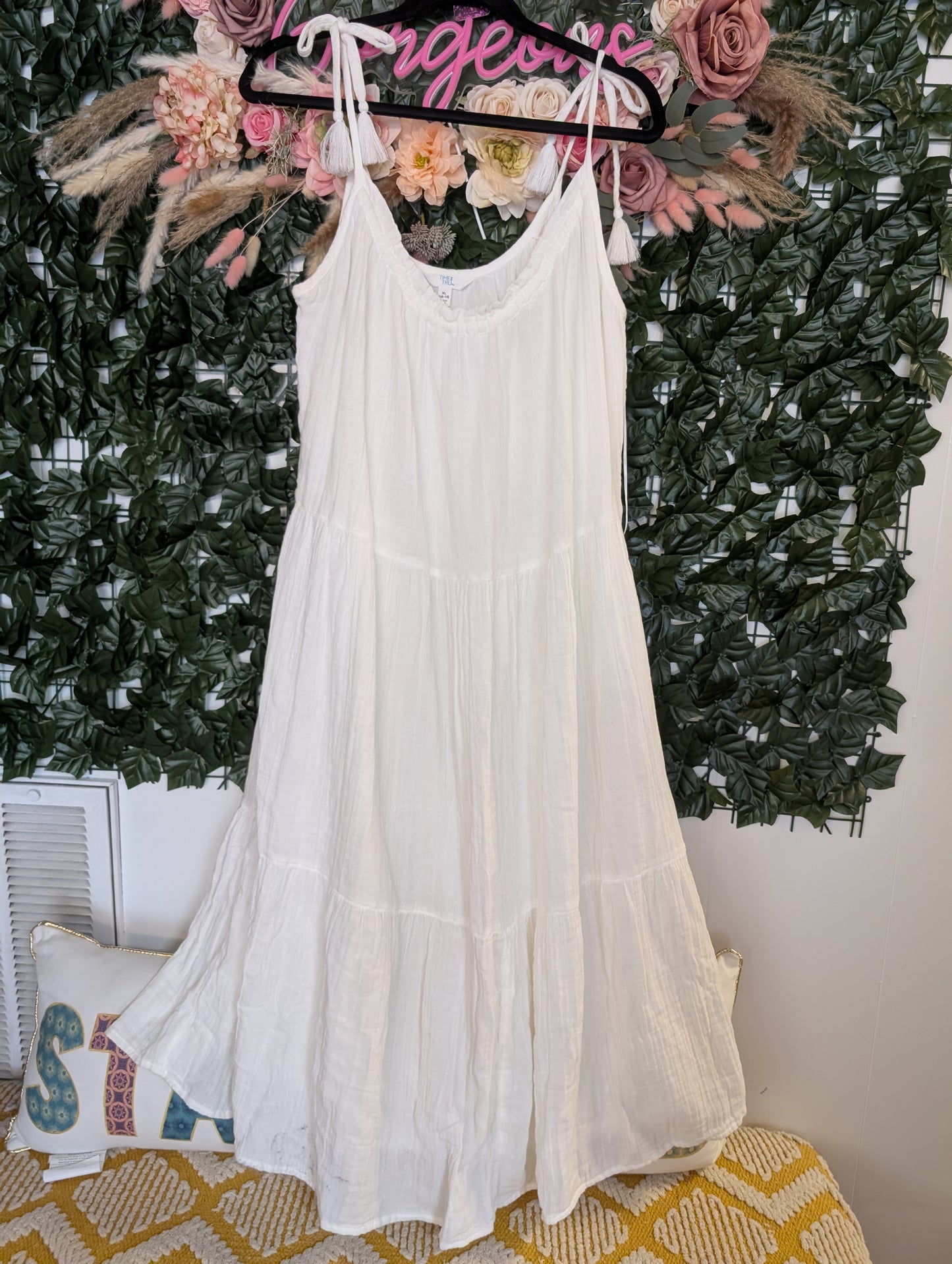 XL white dress