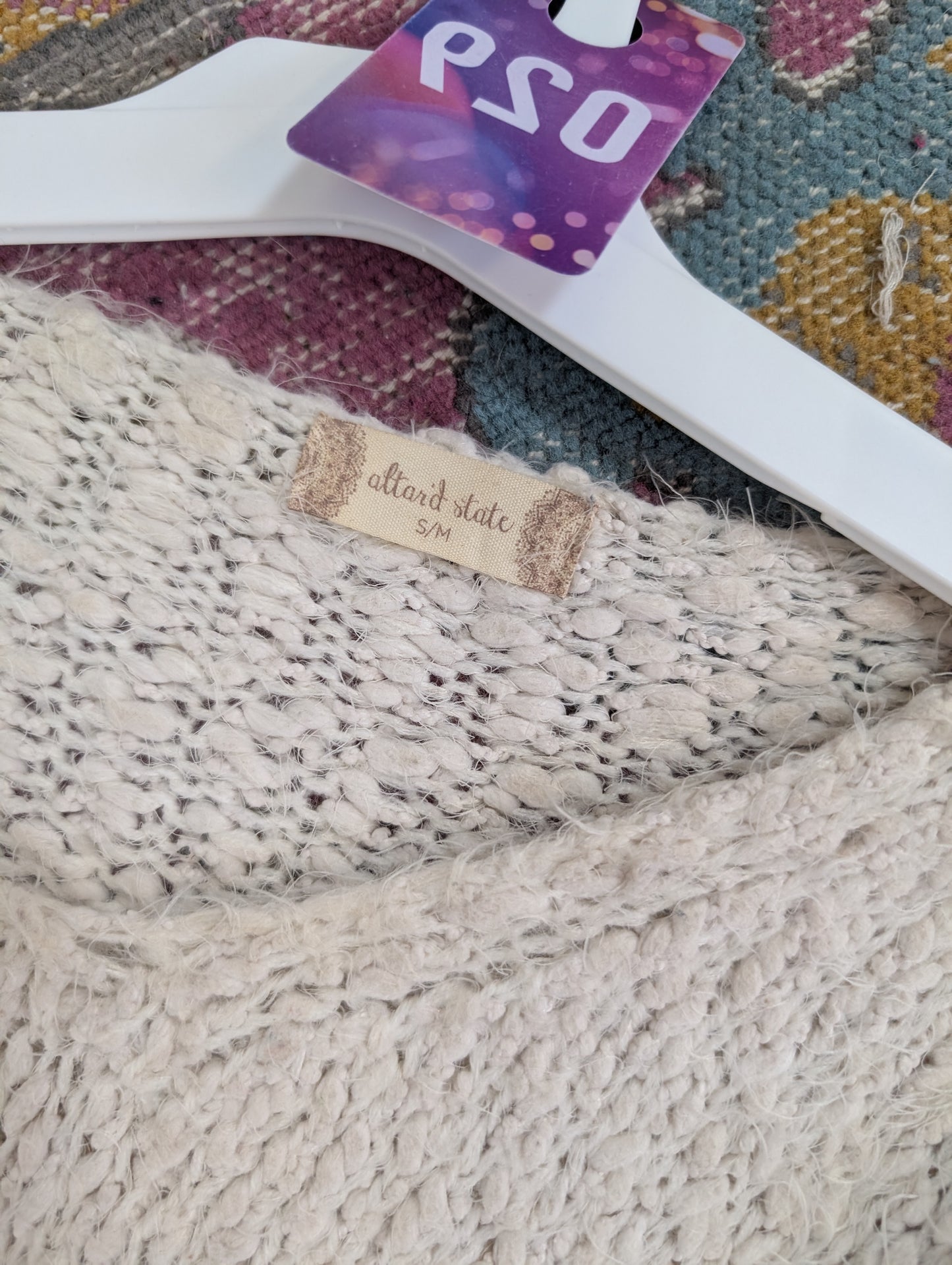 Smeduim v neck sweater